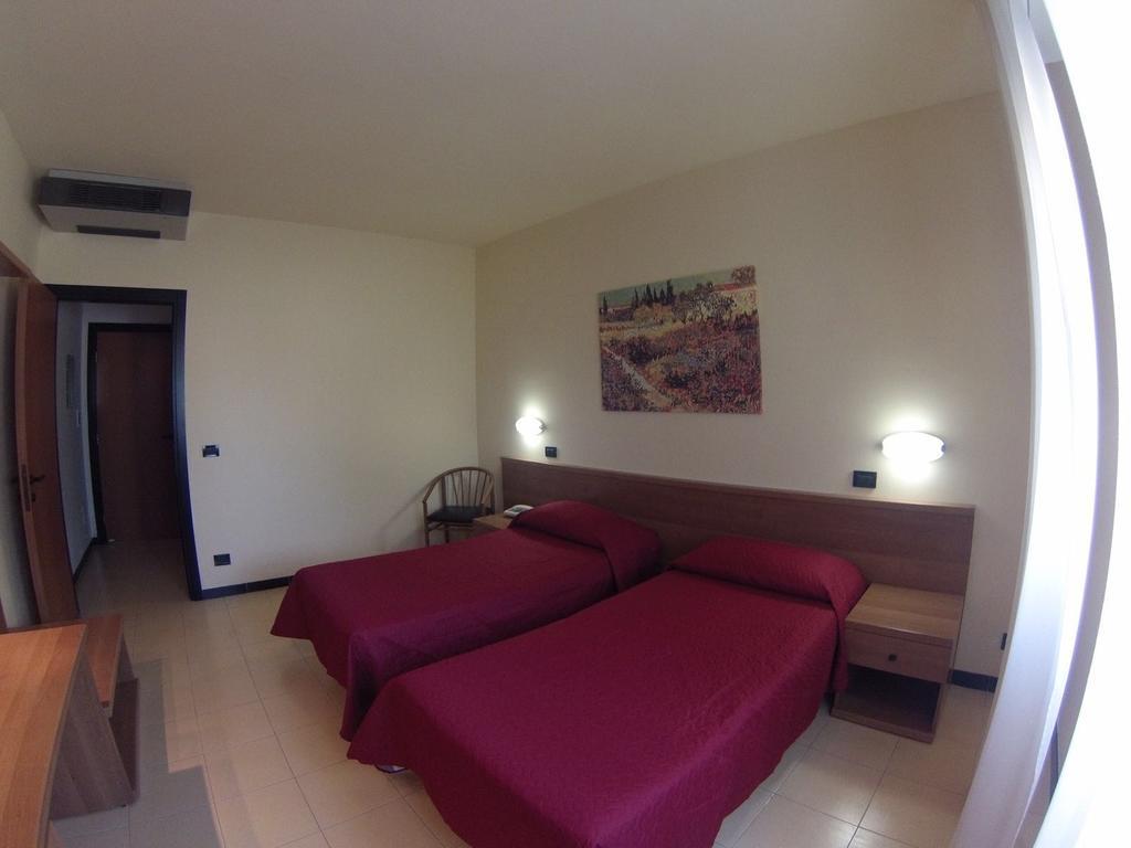 Hotel Italia オッキオベッロ エクステリア 写真