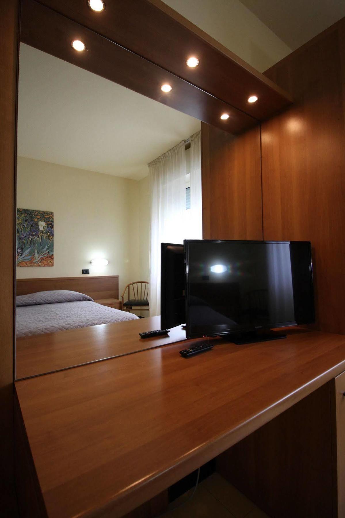 Hotel Italia オッキオベッロ エクステリア 写真