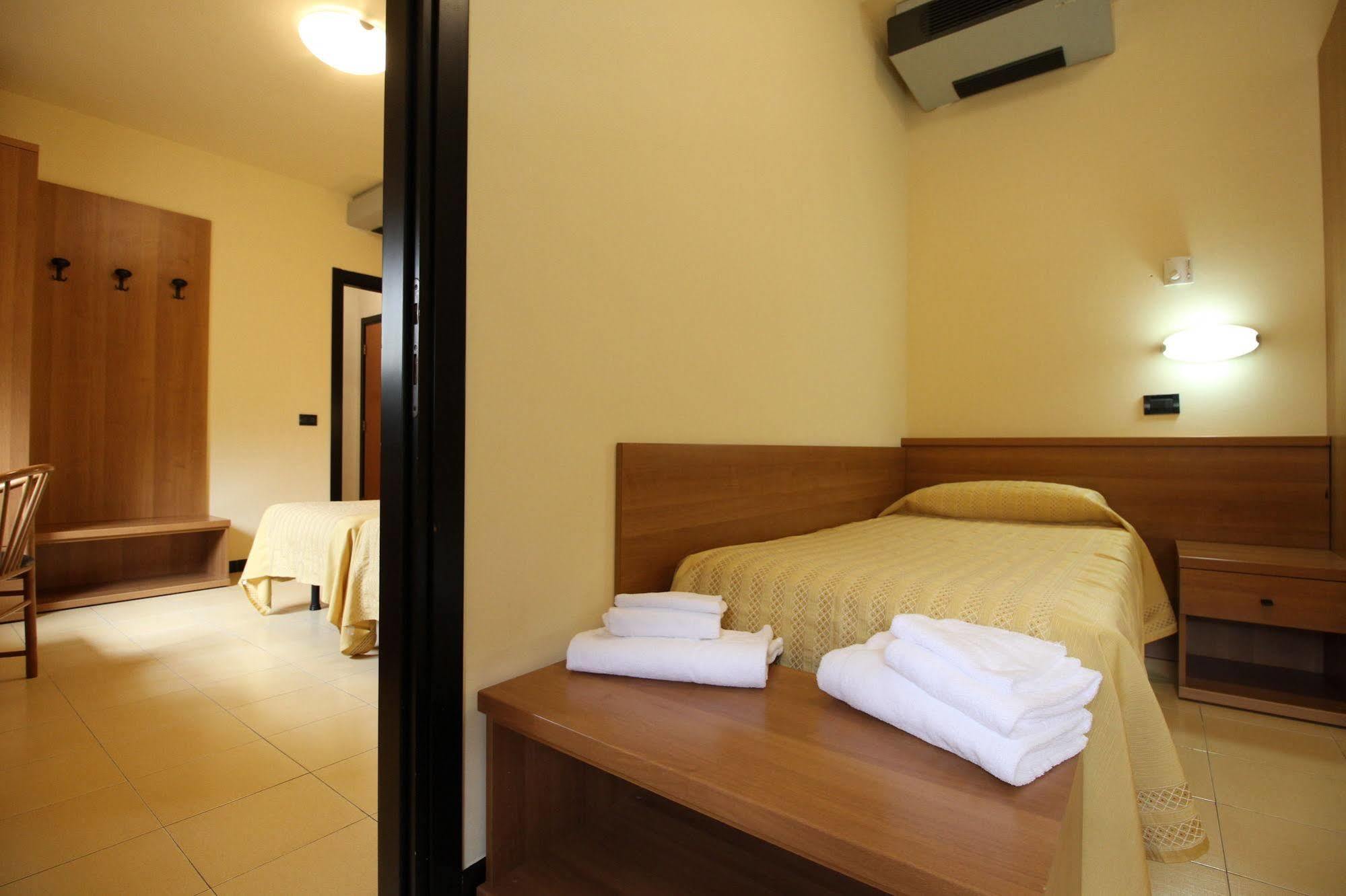 Hotel Italia オッキオベッロ エクステリア 写真