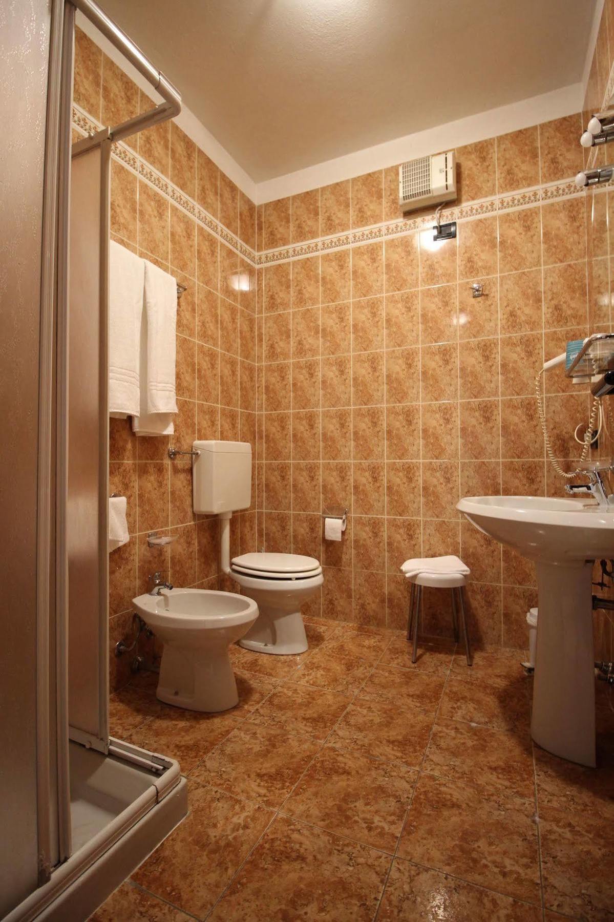 Hotel Italia オッキオベッロ エクステリア 写真
