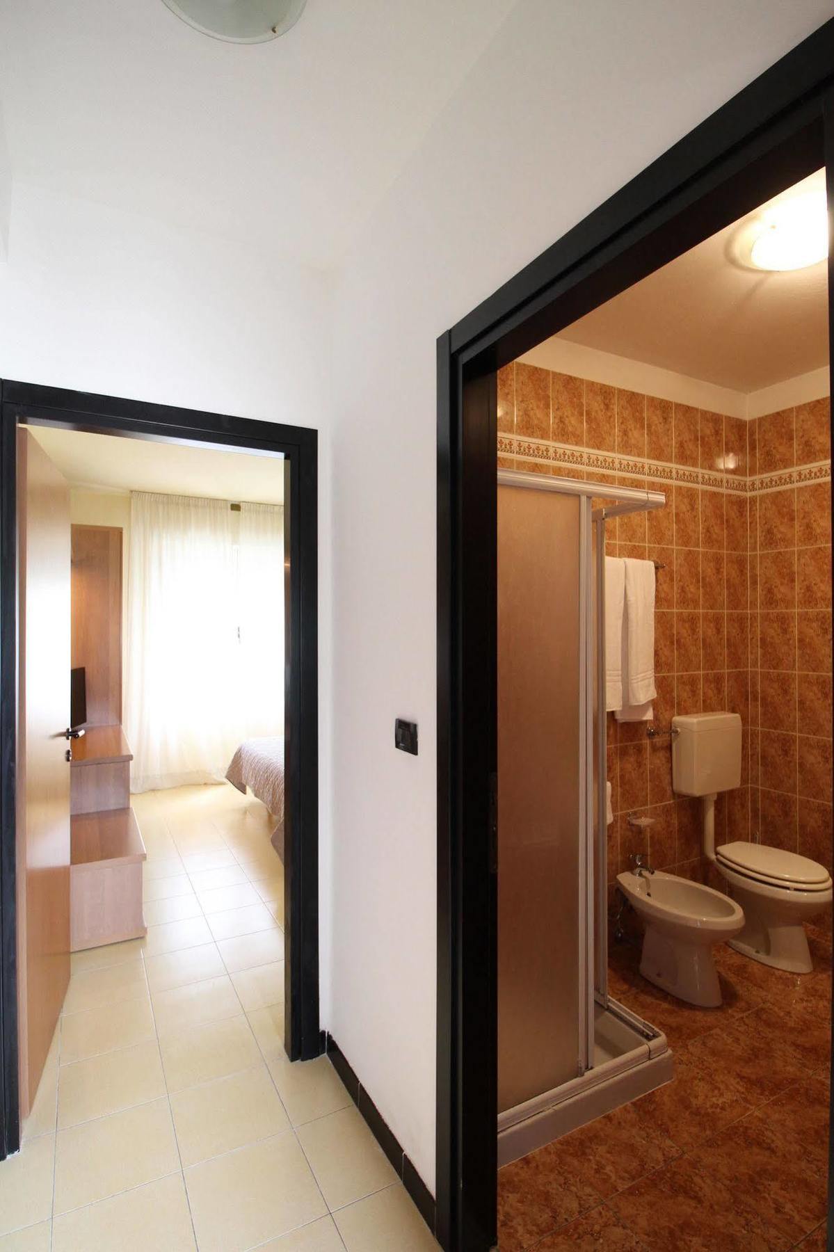 Hotel Italia オッキオベッロ エクステリア 写真